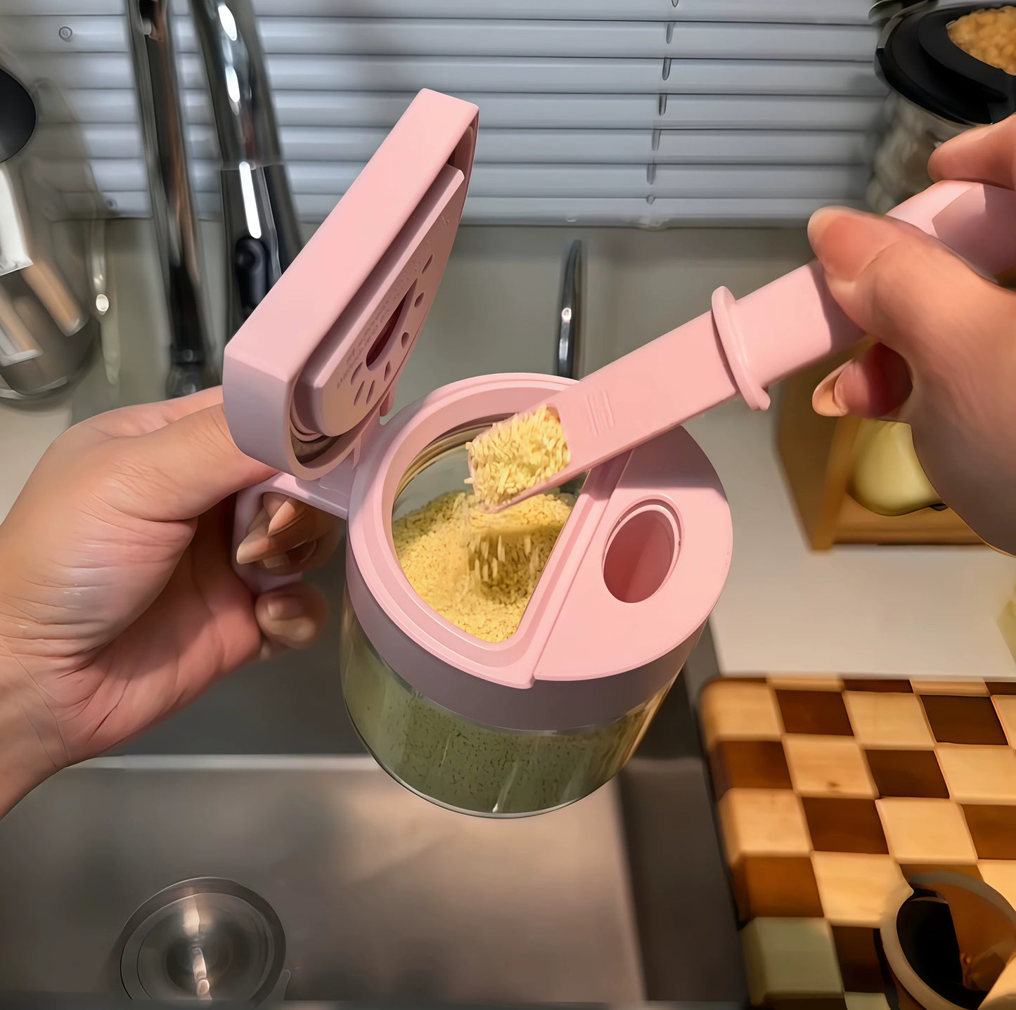 Zero Drip Airtight Smart Measuring Seasoning Jar