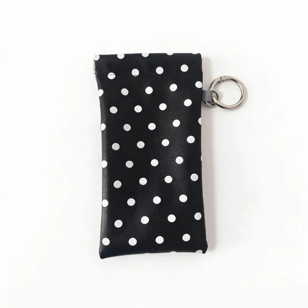 Snap-Close Magnetic Glasses Carry Pouch