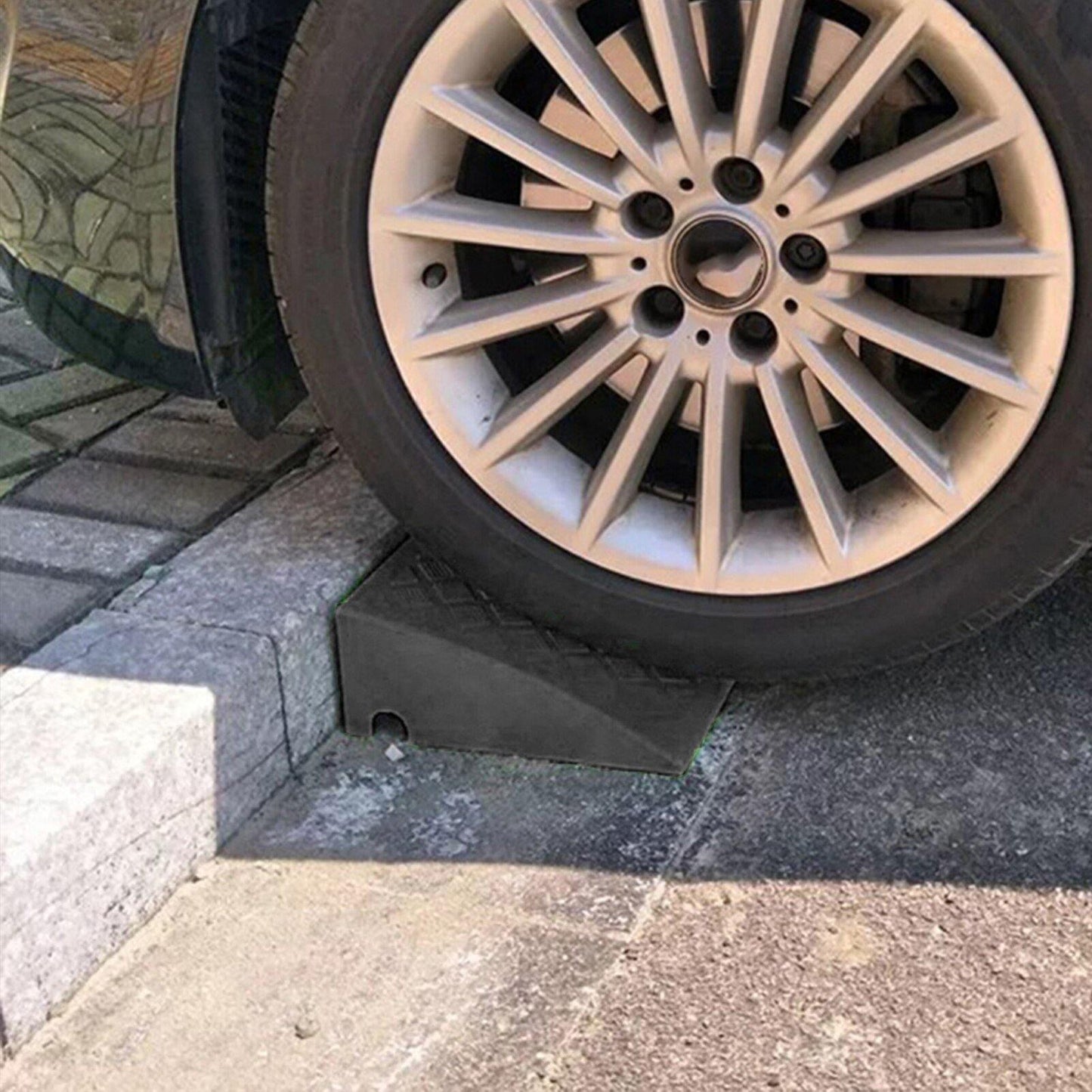 Durable Triangle Speed Reducer Car Ramp - MaviGadget