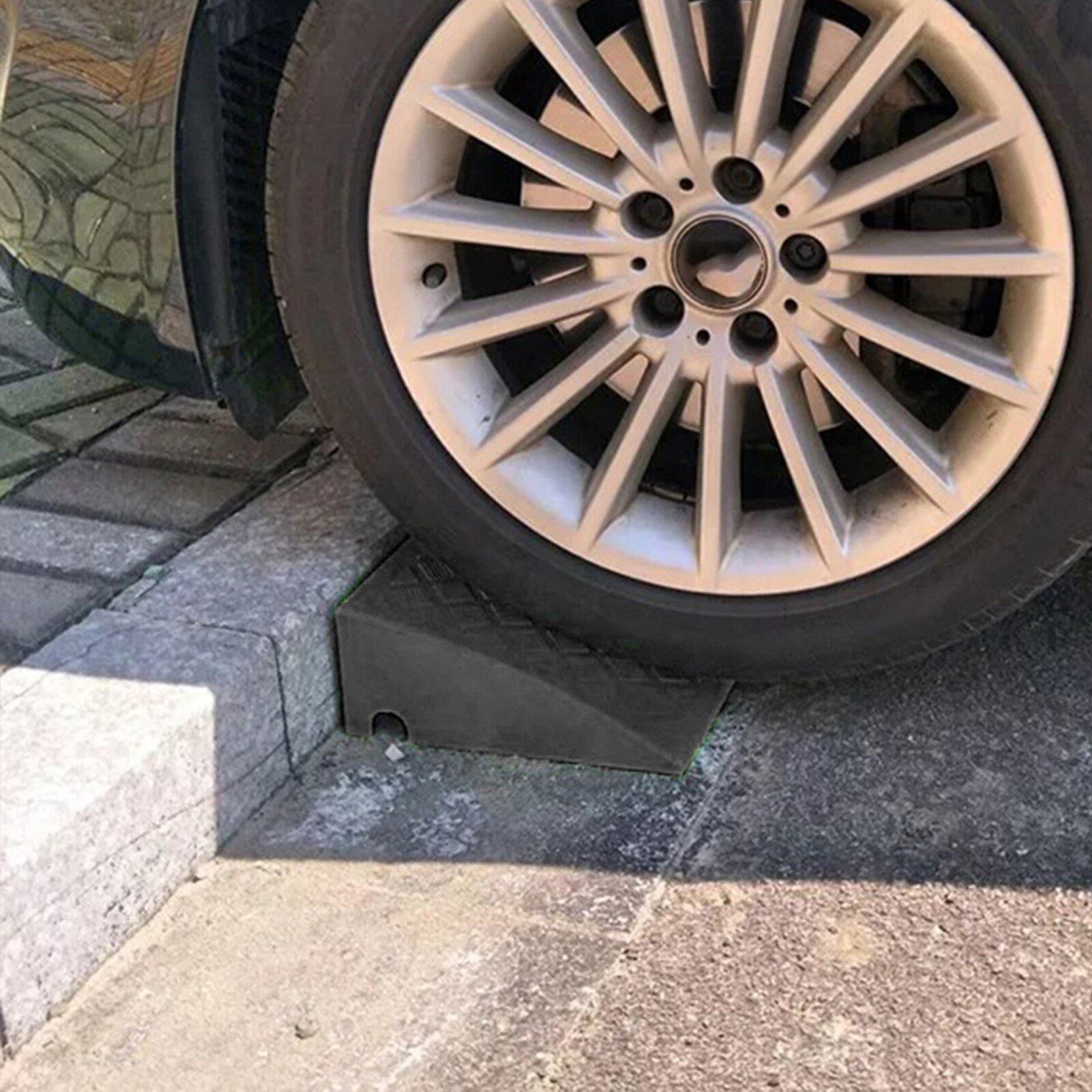 Durable Triangle Speed Reducer Car Ramp - MaviGadget