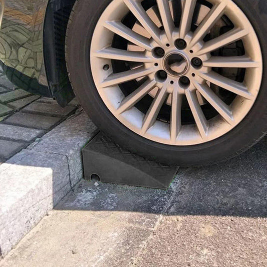 Durable Triangle Speed Reducer Car Ramp - MaviGadget