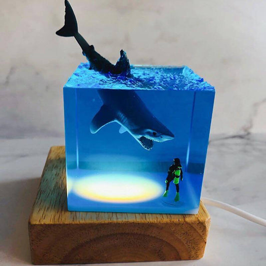 LED Night Light Shark Diver Decoration Lamp - MaviGadget