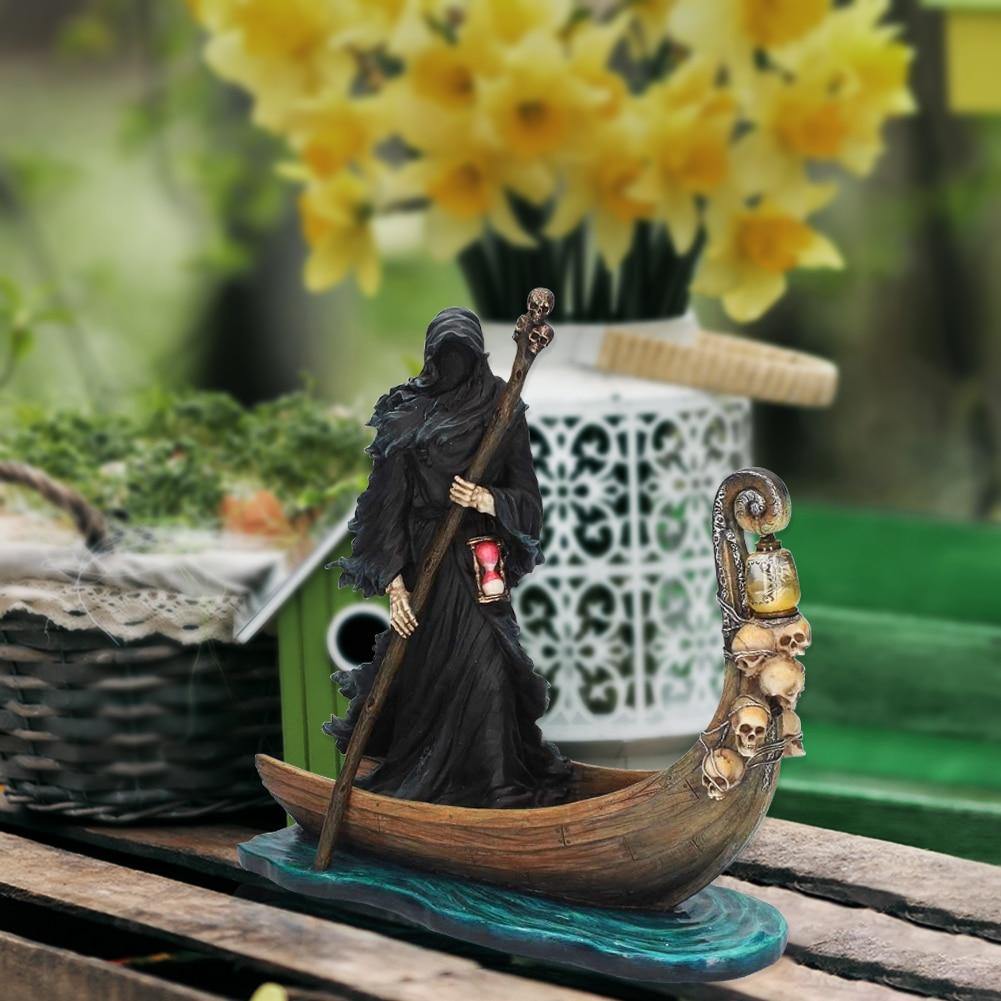 Scary Man Boat Resin Figurine Home Decor - MaviGadget