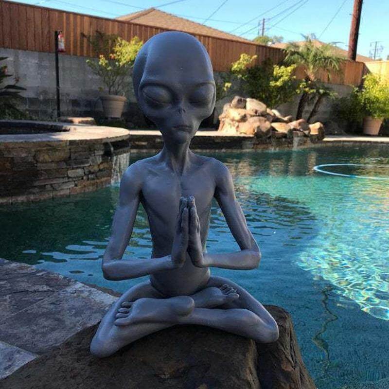 Meditating Alien Resin Garden Home Decor - MaviGadget