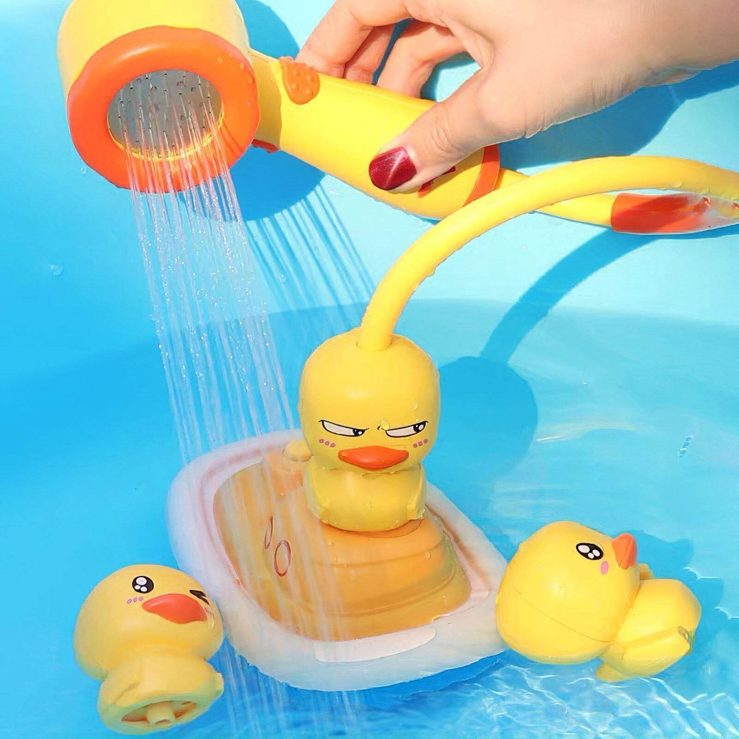 Electric Floating Bathtub Duck Toy Sprinkler - MaviGadget