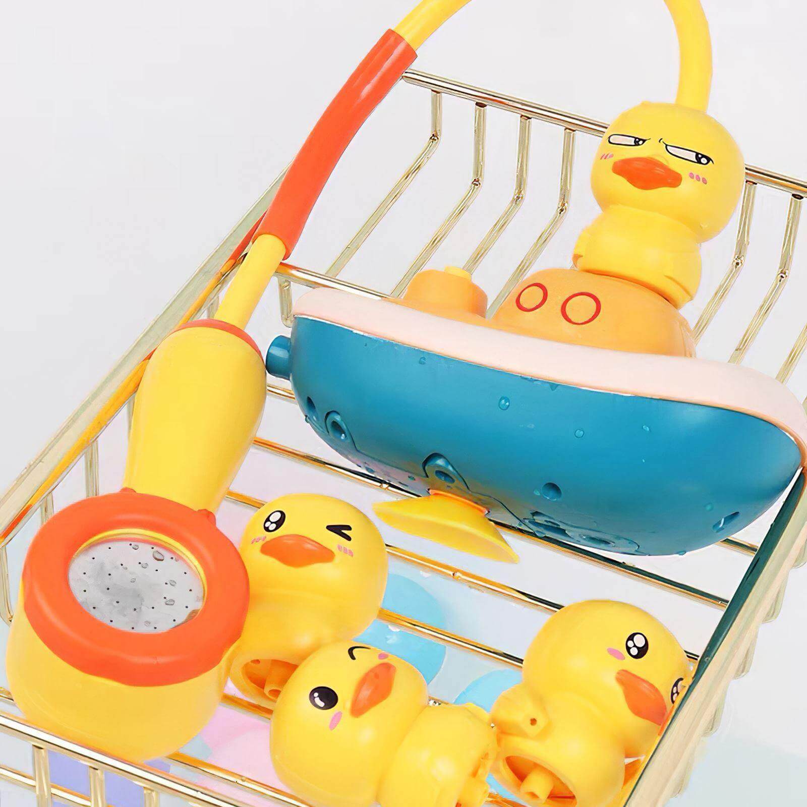 Electric Floating Bathtub Duck Toy Sprinkler - MaviGadget