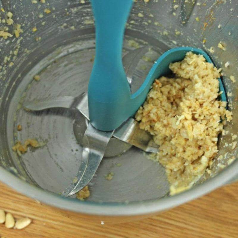 Rotating Blender Mixer Scooping Spatula - MaviGadget