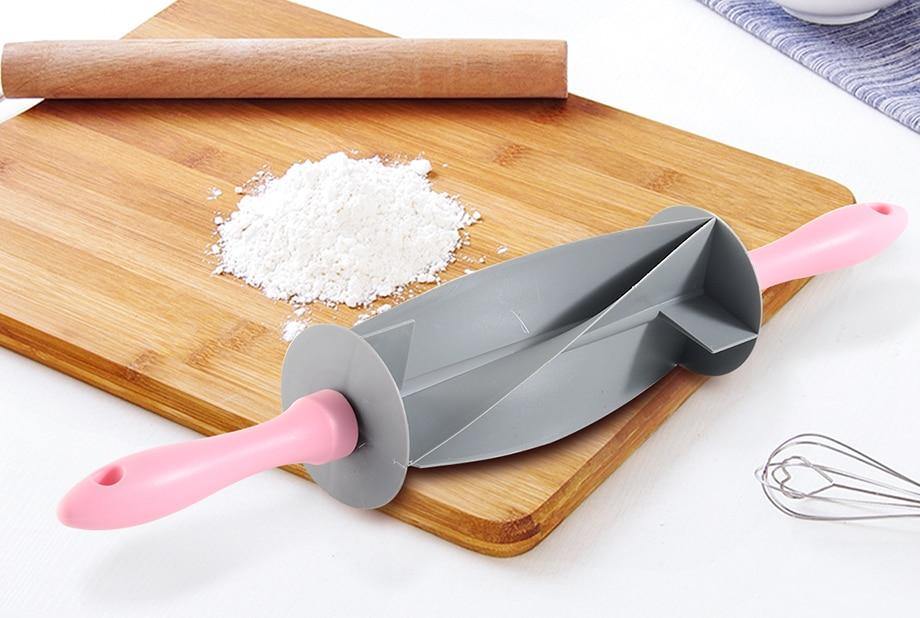 Stainless Steel Croissant Bread Rolling Cutter - MaviGadget