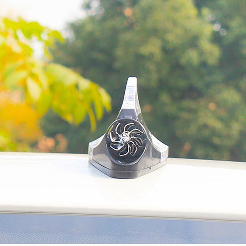 Universal Car Wind Powered Shark Light - MaviGadget