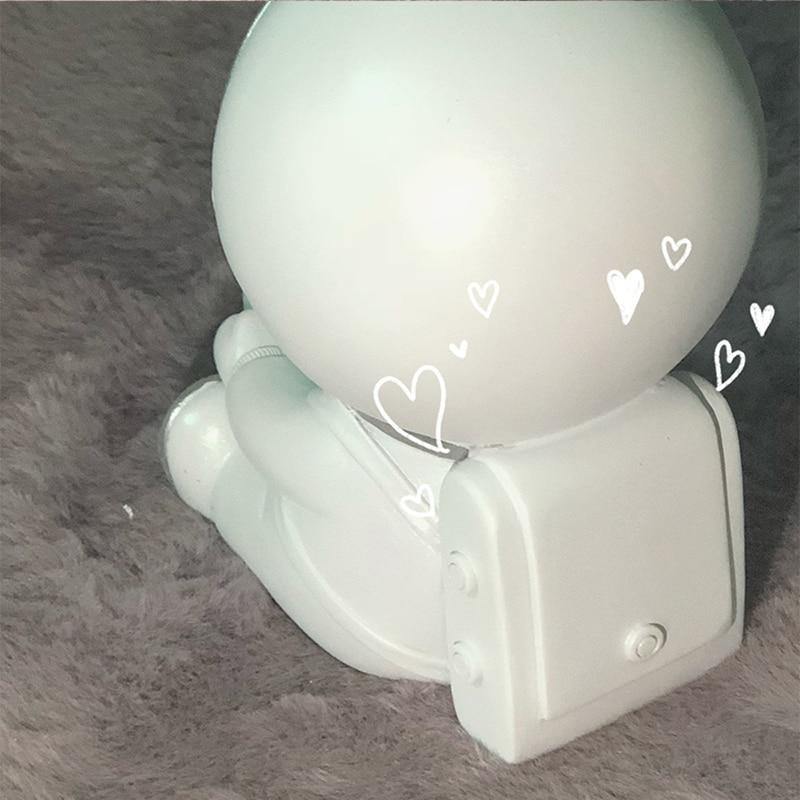 Astronaut Pet LED Night Light - MaviGadget