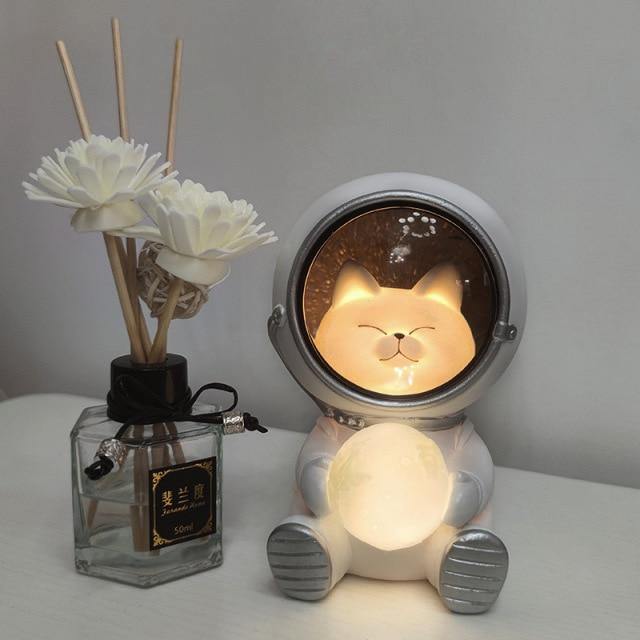 Astronaut Pet LED Night Light - MaviGadget